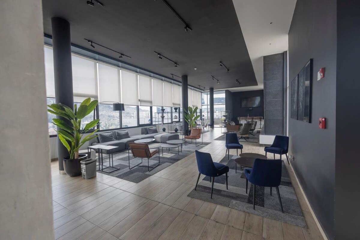 2b2b Steps Away From Costanera Center *